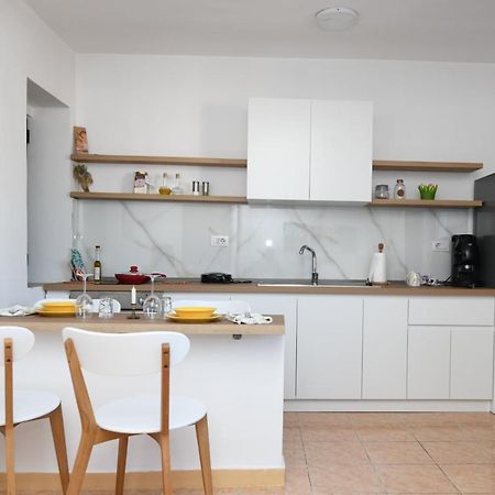 Rondine Studio Apartment Tirana Esterno foto