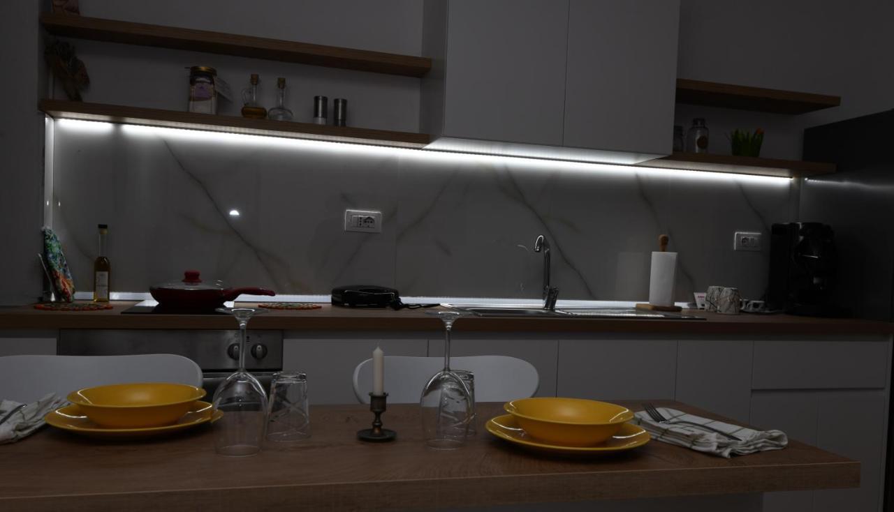 Rondine Studio Apartment Tirana Esterno foto