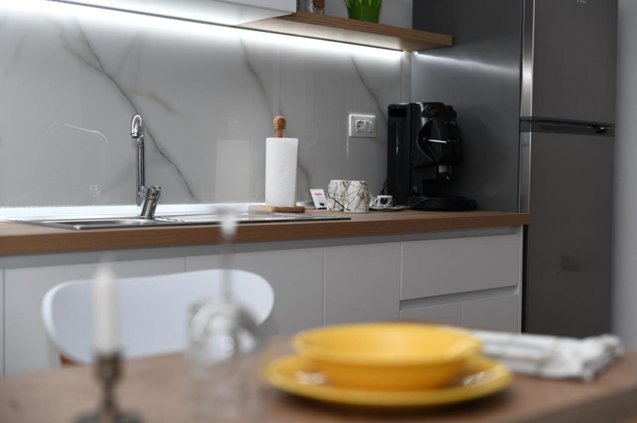 Rondine Studio Apartment Tirana Esterno foto