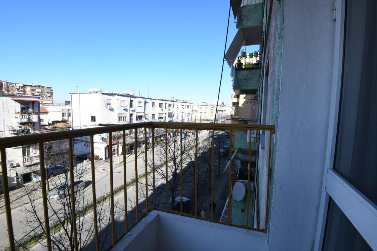 Rondine Studio Apartment Tirana Esterno foto