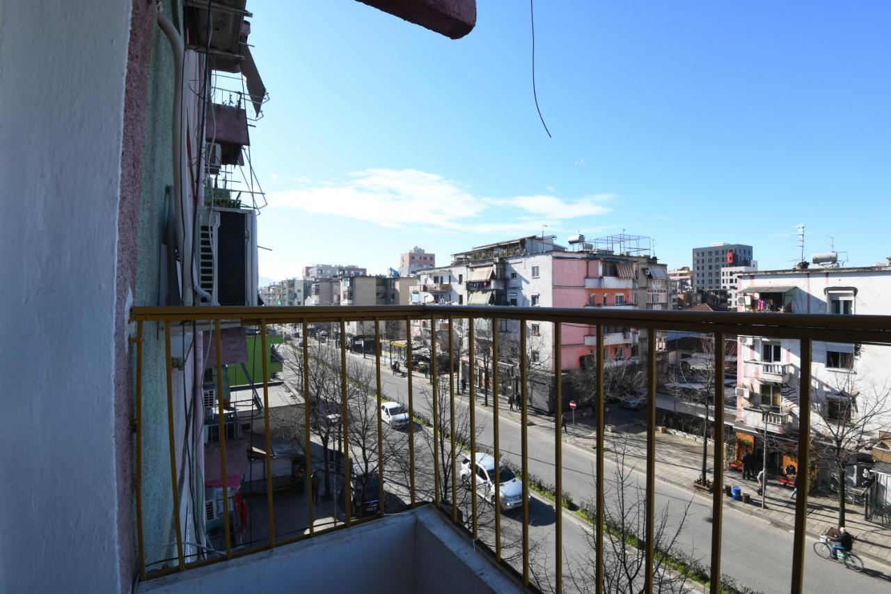 Rondine Studio Apartment Tirana Esterno foto