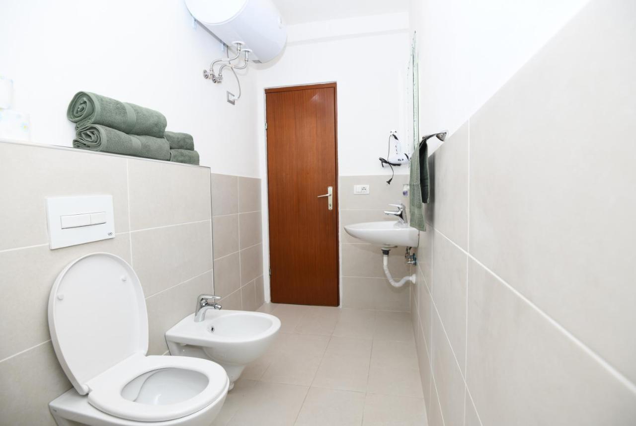 Rondine Studio Apartment Tirana Esterno foto