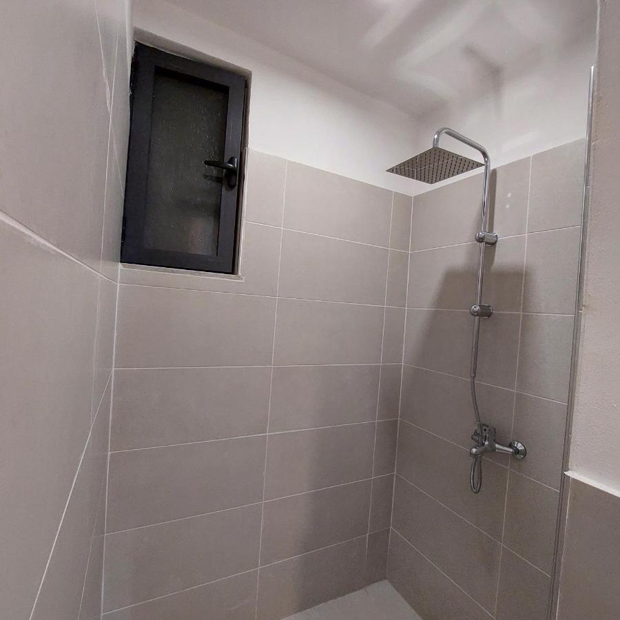 Rondine Studio Apartment Tirana Esterno foto